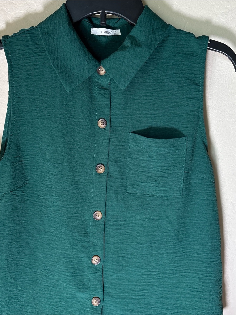 Timing Sleeveless Button-Front Blouse in Dark Green